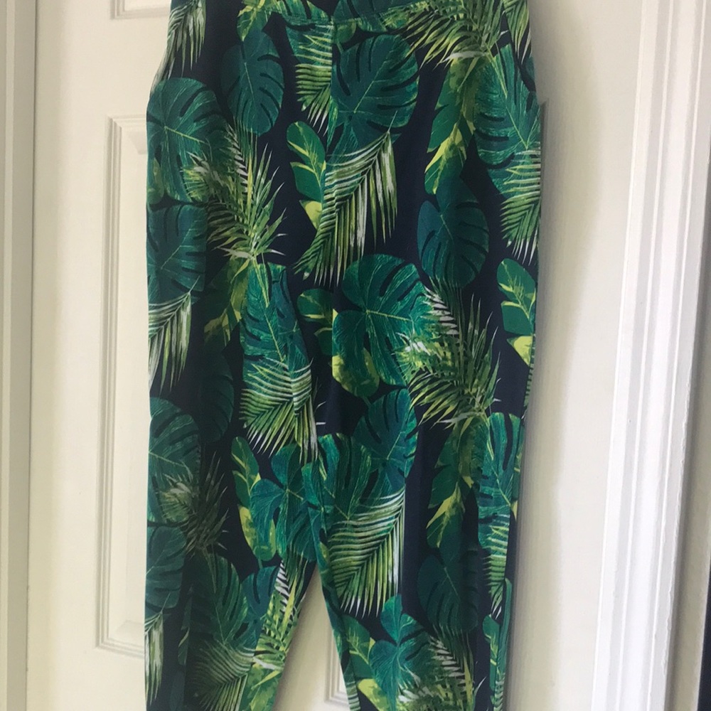 d & Co Beach Women’s Size Small tropical